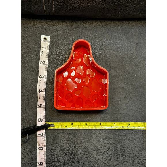 Dairy Cow Tag Silicone Freshie Mold – Red Apron Shape 🐄❤️ - Picture 3 of 4